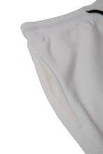 画像をギャラリービューアに読み込む, 446-Leather Emblem Sweatpants White
