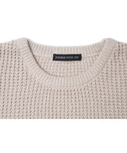 画像をギャラリービューアに読み込む, 446-Logo Waffle Knit Pullover Greige
